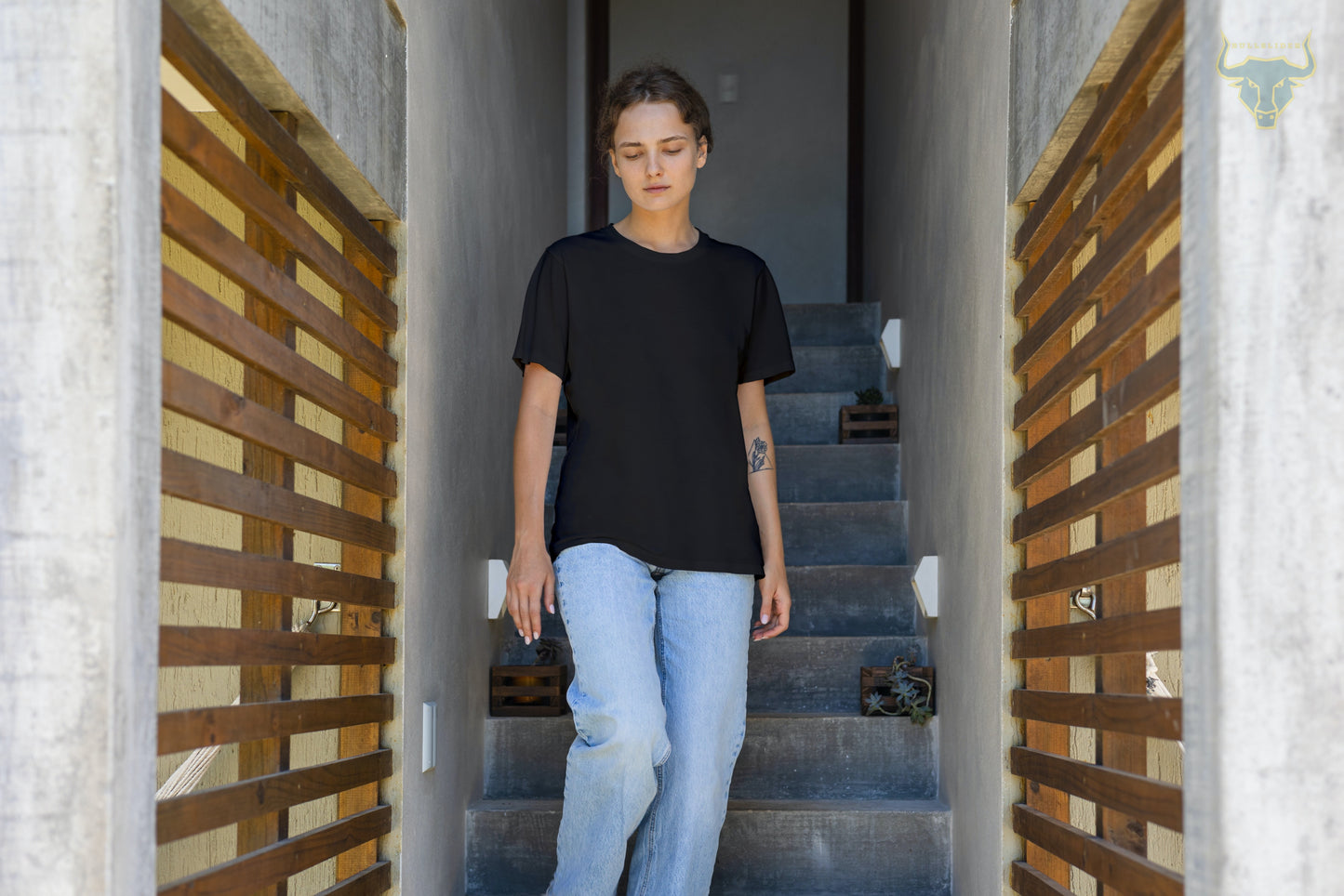 Women's Black Plain T-shirt